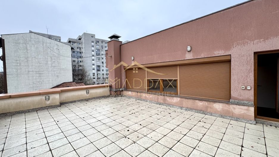 Vila centrala cu 13 camere *460mpu* + garaj // Dorobanți - Poză 33
