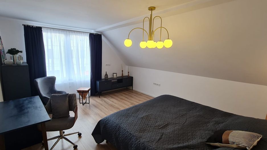 Vila spațioasă și elegantă de vânzare la intrarea în cartierul Turnișo - Poză 19