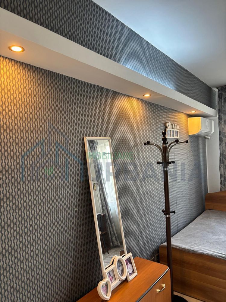 Cameră 220€ la Piața Nicolina, la strada, deasupra la Salon Venus, et3 - Poză 1