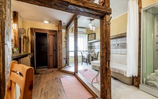 Spatiu comercial cu intrare din strada, fatada in curs de renovare - Poză 7
