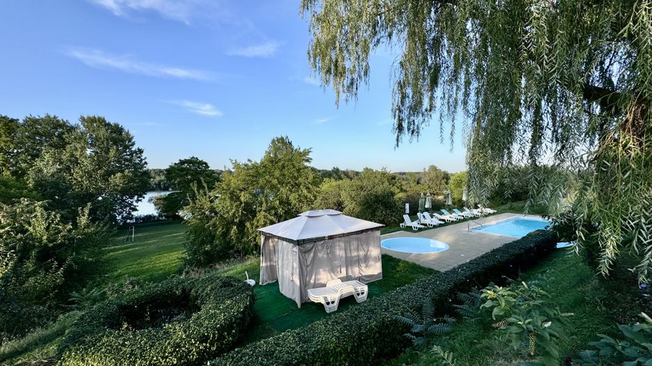 Hotel 20 camere Delta Dunarii 50 m deschidere teren 6000 mp acces auto - Poză 25