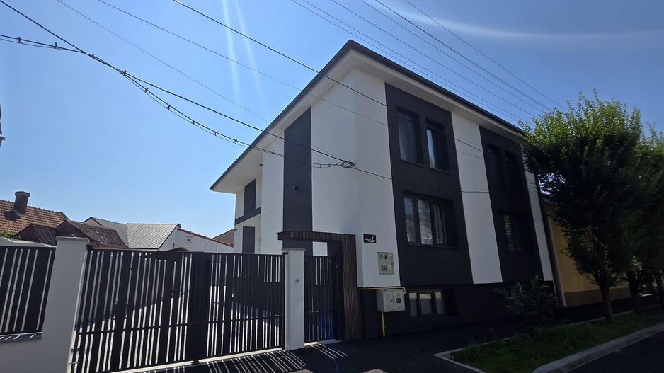 BRASADAS vinde casă premium in zonă SEMICENTRALA. - Poză 9
