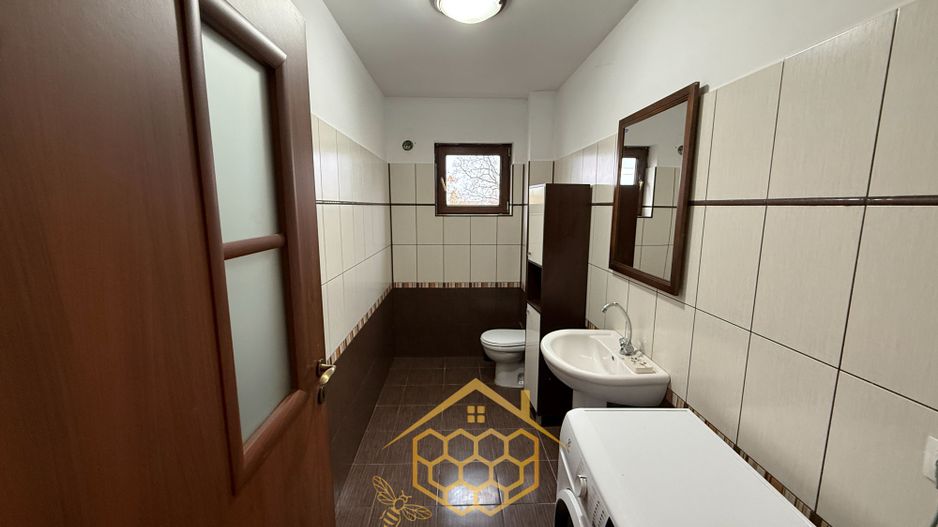 Apartament spatios 3 camere la 10 minute de centru cu loc de parcare - Poză 7