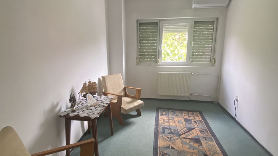 Casa de vânzare/închiriere zona Lunei - Poză 6