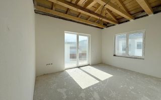Casa  tip duplex/Zona strazii Urusagului. - Poză 12