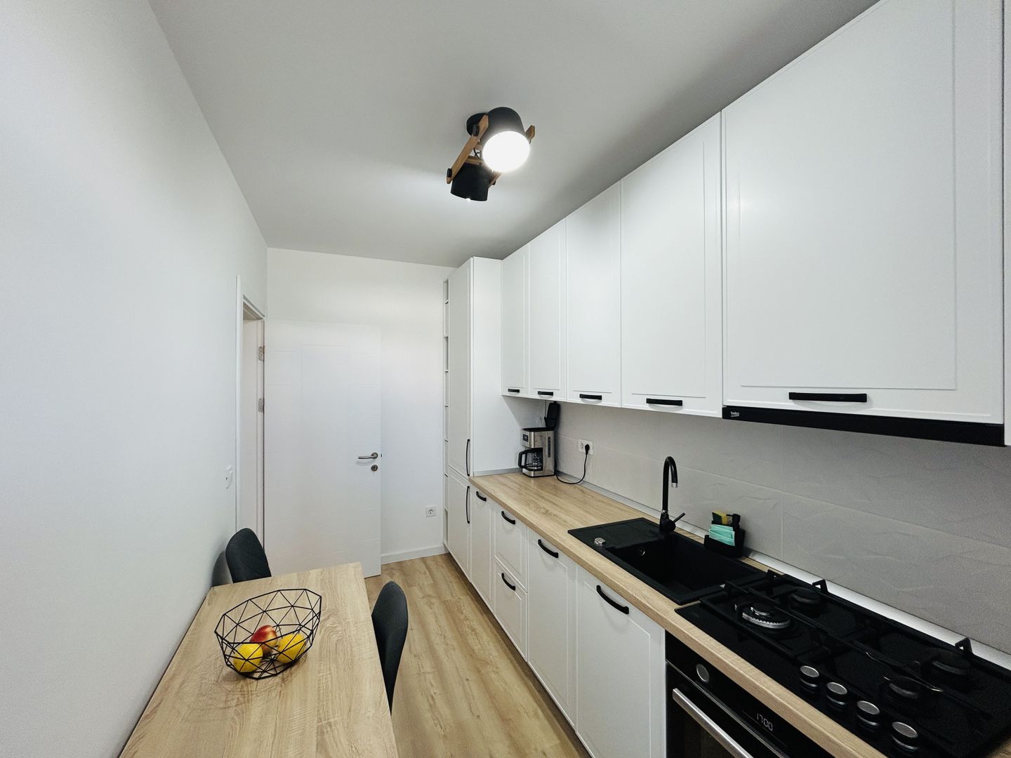 Apartament de vanzare, bloc nou, cu lift, bucatarie separata, dressing - Poză 11