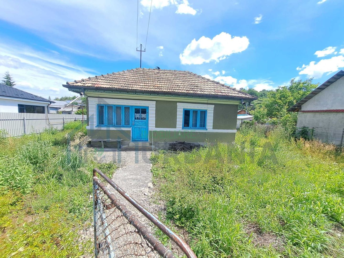 Casă cu teren de 721 mp în Iași, Șoseaua Bucium - Poză 2