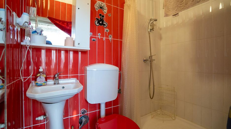 Casa singur in curte cu acces auto si teren 765 mp in zona Dealuri - Poză 7