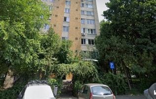 Apartament 3 camere, intre Bld. Obregia si Emil Racovita. Loc de parcare