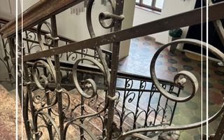 De vanzare Apartament de renovat 4 camere generoase Central Arad - Poză 2