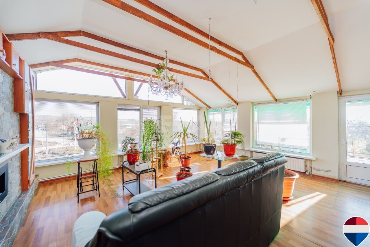 Casă de vânzare, Obileni, Hîncești ,185 m² ,16 ari, 2 garaje - Poză 15