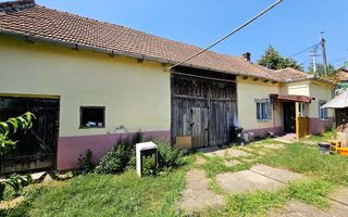 Casa renovata, 2 corpuri de cladire + anexe, 1331 mp teren, Paclisa - Poză 3