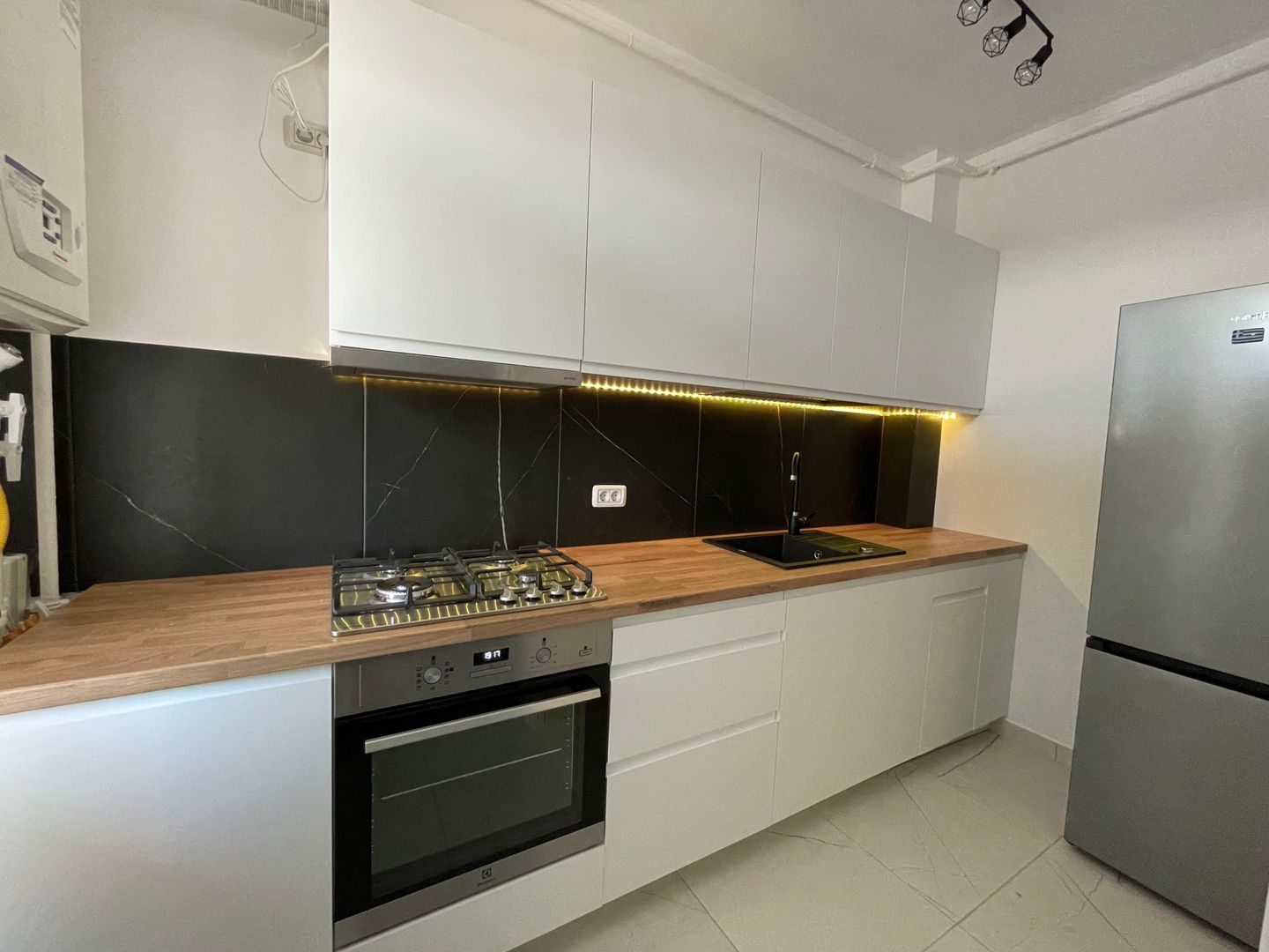 De Închiriat Apartament 2 Camere, Centrală, Parcare, Confort Urban - Poză 10