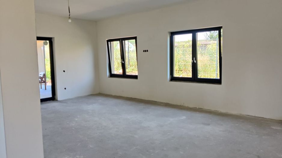 Casa individuala, 130 mp, Pompa caldura, panouri solare, COMISON 0 - Poză 12