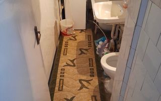 Vand apartament 3 camere zona Casa de cultura - Poză 2