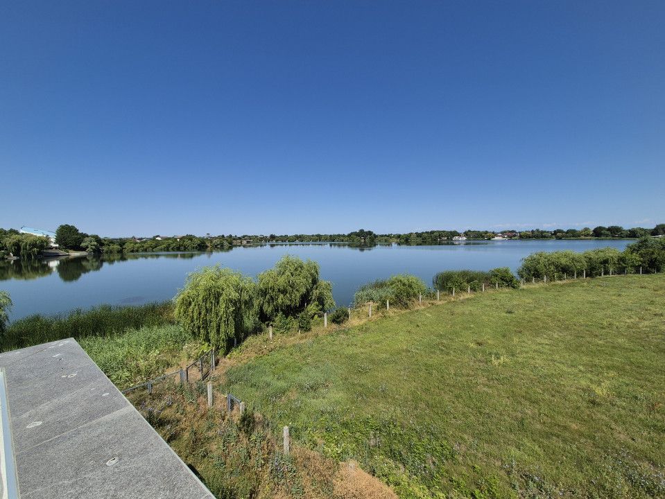 Priveliste spre lac! - Poză 10