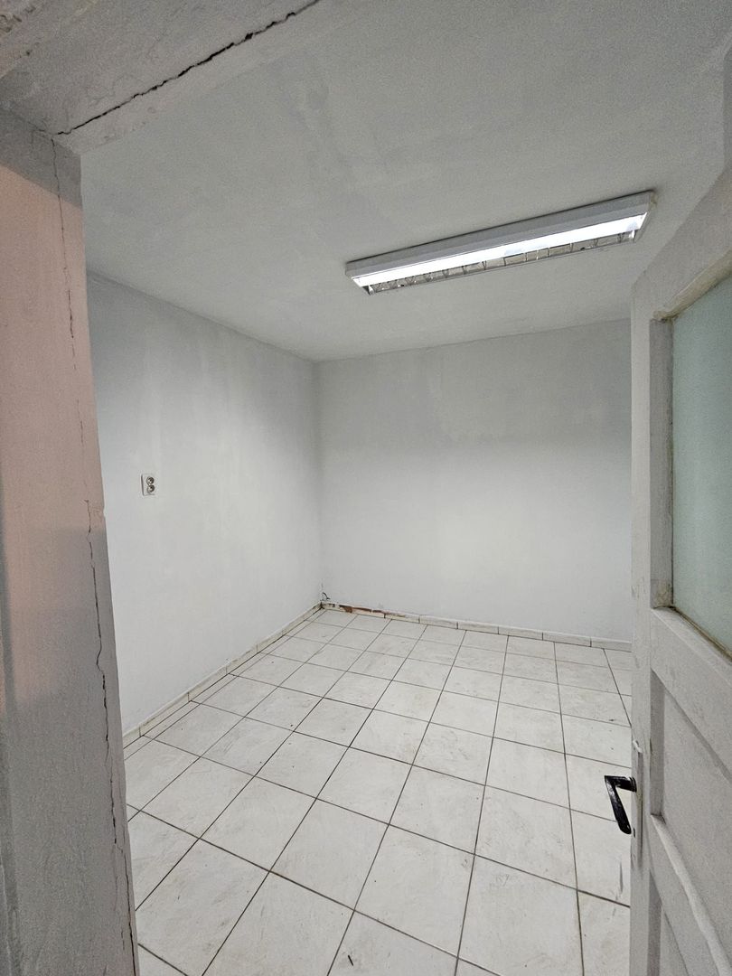 Vanzare Boxa demisol, Bvd. Republicii - Poză 11