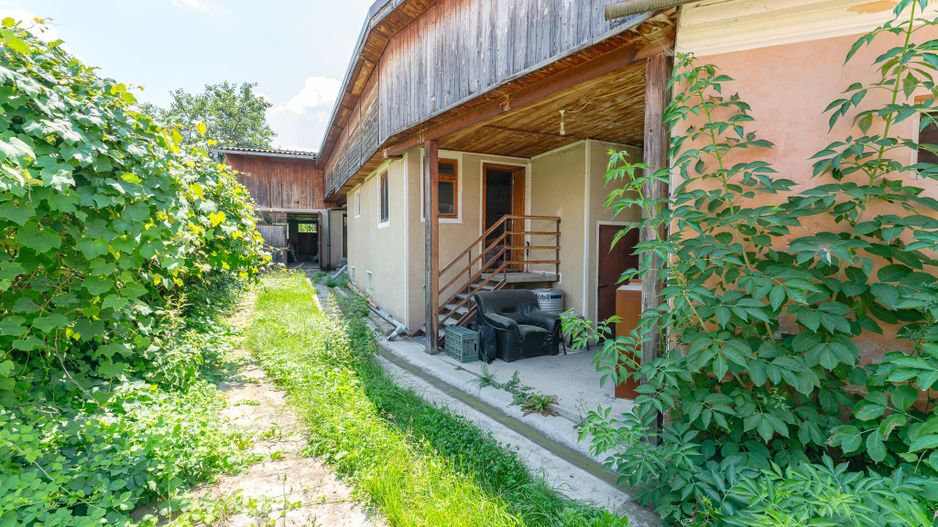 Casa in Purcareni, strada Principala - Poză 17