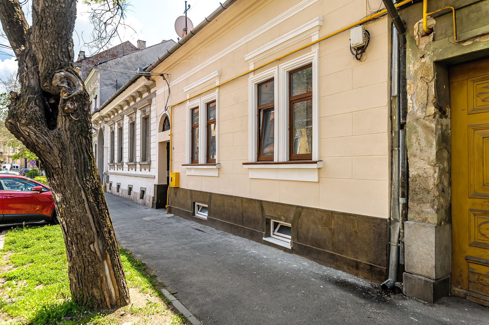 Apartament la casă cu destinații multiple Ultracentral - Poză 2