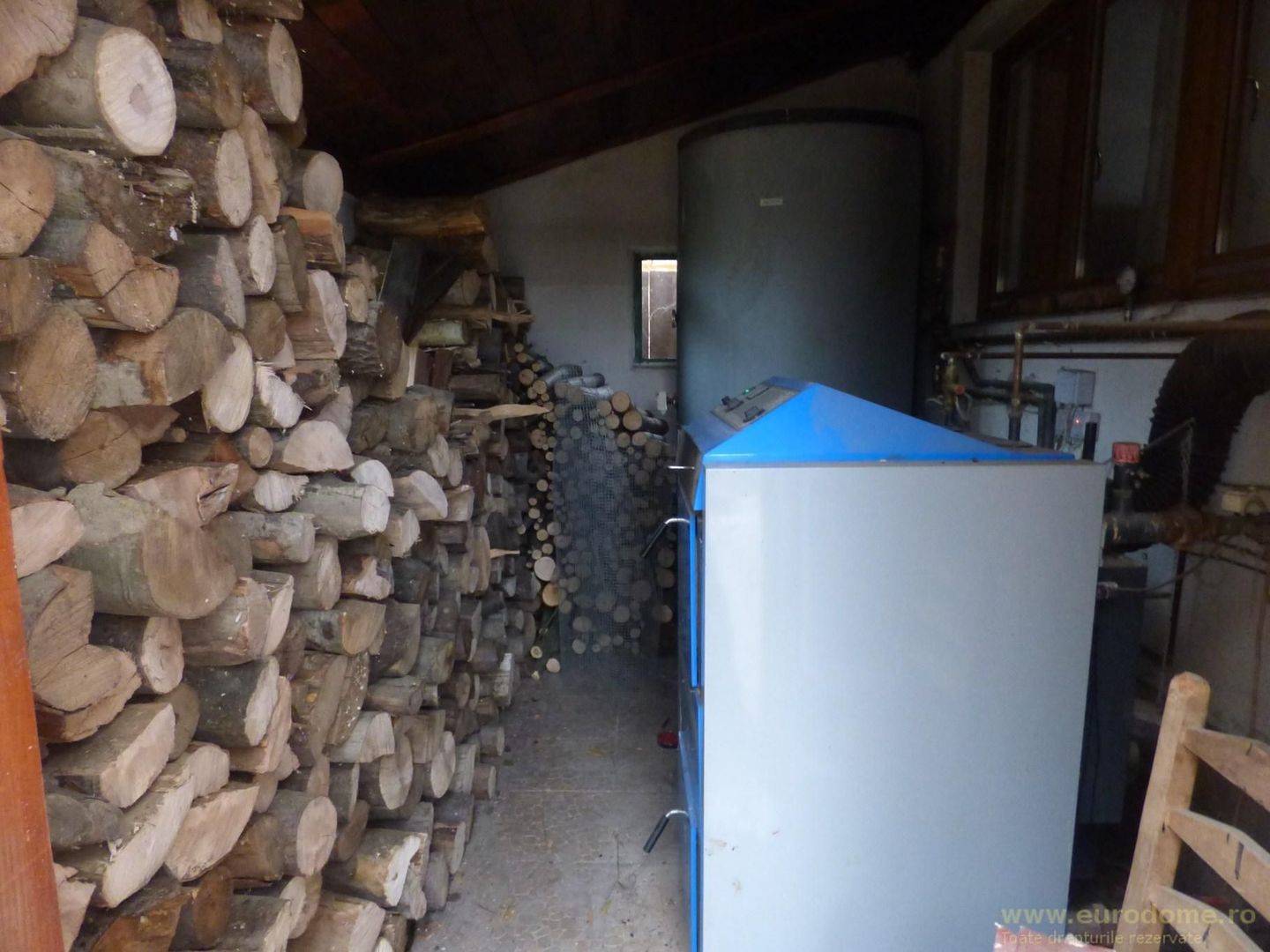 Proprietate deosebita - casa cu curte si livada - Poză 28