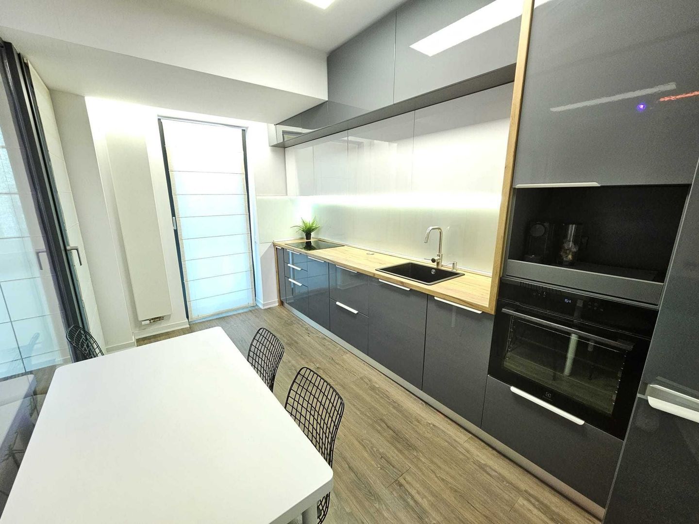 Inchiriere apartament Cloud9 | 2 camere si loc parcare inclus - Poză 4