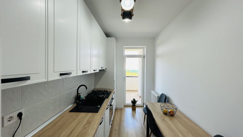 Apartament de vanzare, bloc nou, cu lift, bucatarie separata, dressing - Poză 1