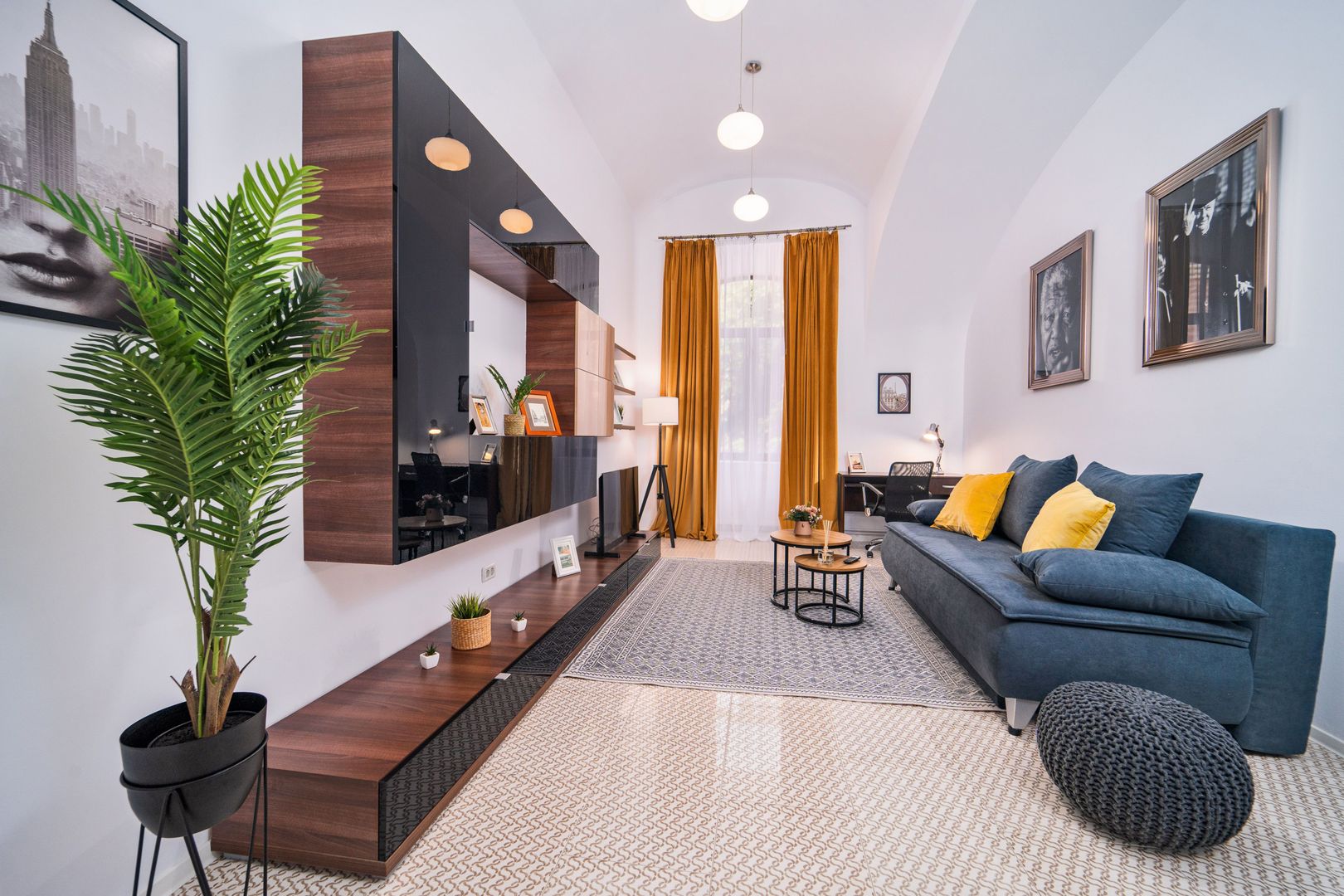 Apartament renovat in cladire istoric zona Unirii - Poză 1