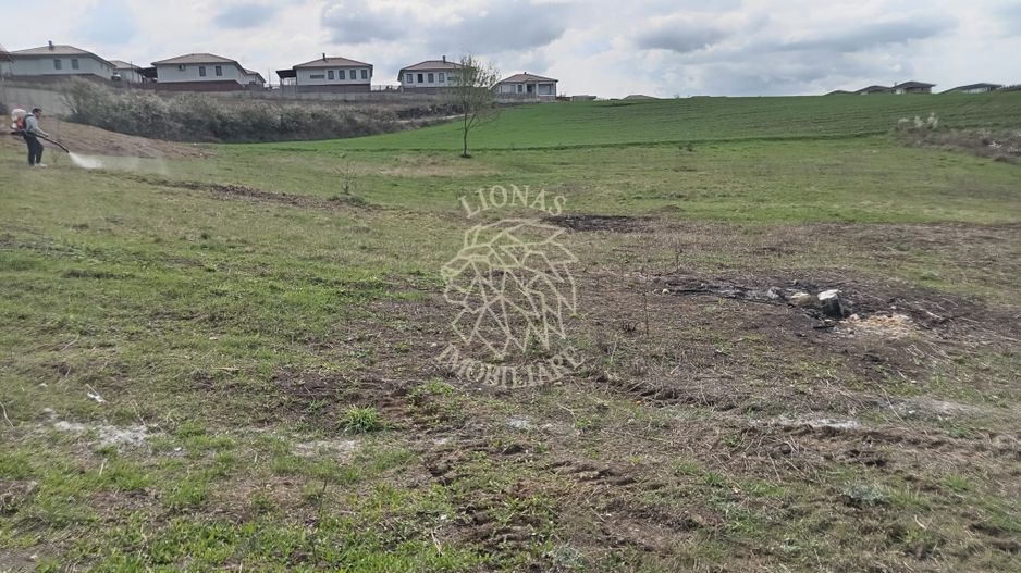 Doua Terenuri INTRAVILANE CU UTILITATI Dezmir, Cluj 500mp - Poză 2