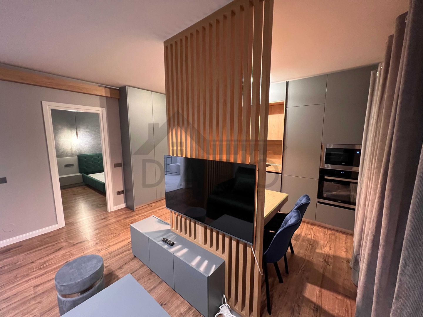 Dau in chirie 2 camere - lux - loc de parcare inclus - Poză 4