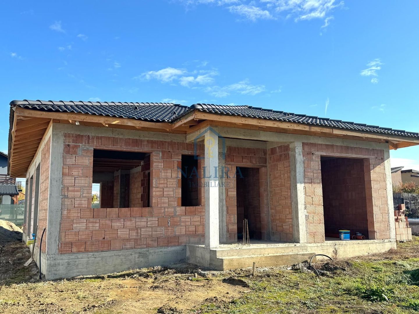 Casa de vanzare in Satu Nou de Jos la rosu - Poză 1