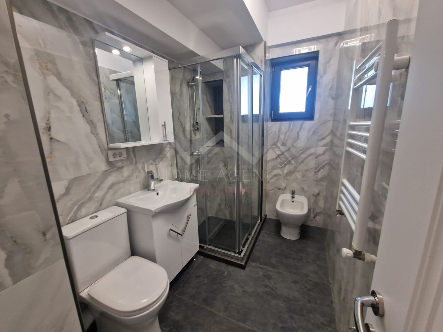 Apartament 4 camere Otopeni Central, nou, 2 locuri de parcare subterane - Poză 9