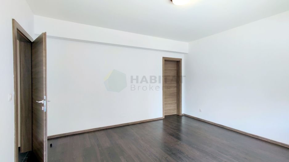 Decomandat, doua bai, loc de parcare in subteran, disponibil imediat - Poză 6