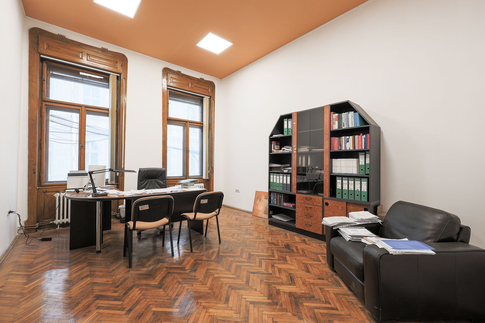 Apartament 6 camere cu potențial de birou în Palatul Kovacs - Poză 4