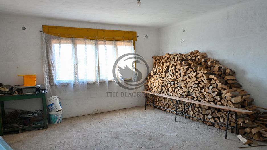 Casa cu 6 camere de vanzare | Zona Ultracentrala, Baicoi | Comision 0% - Poză 15