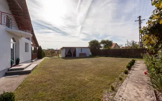 Casa cu teren generos si gradina spectaculoasa – Comuna Cuca, Arges! - Poză 20