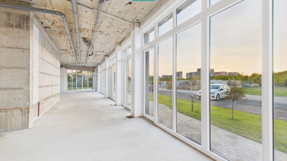 Spațiu comercial 208 mp + 5 parcări, Zona Aradului - Poză 3