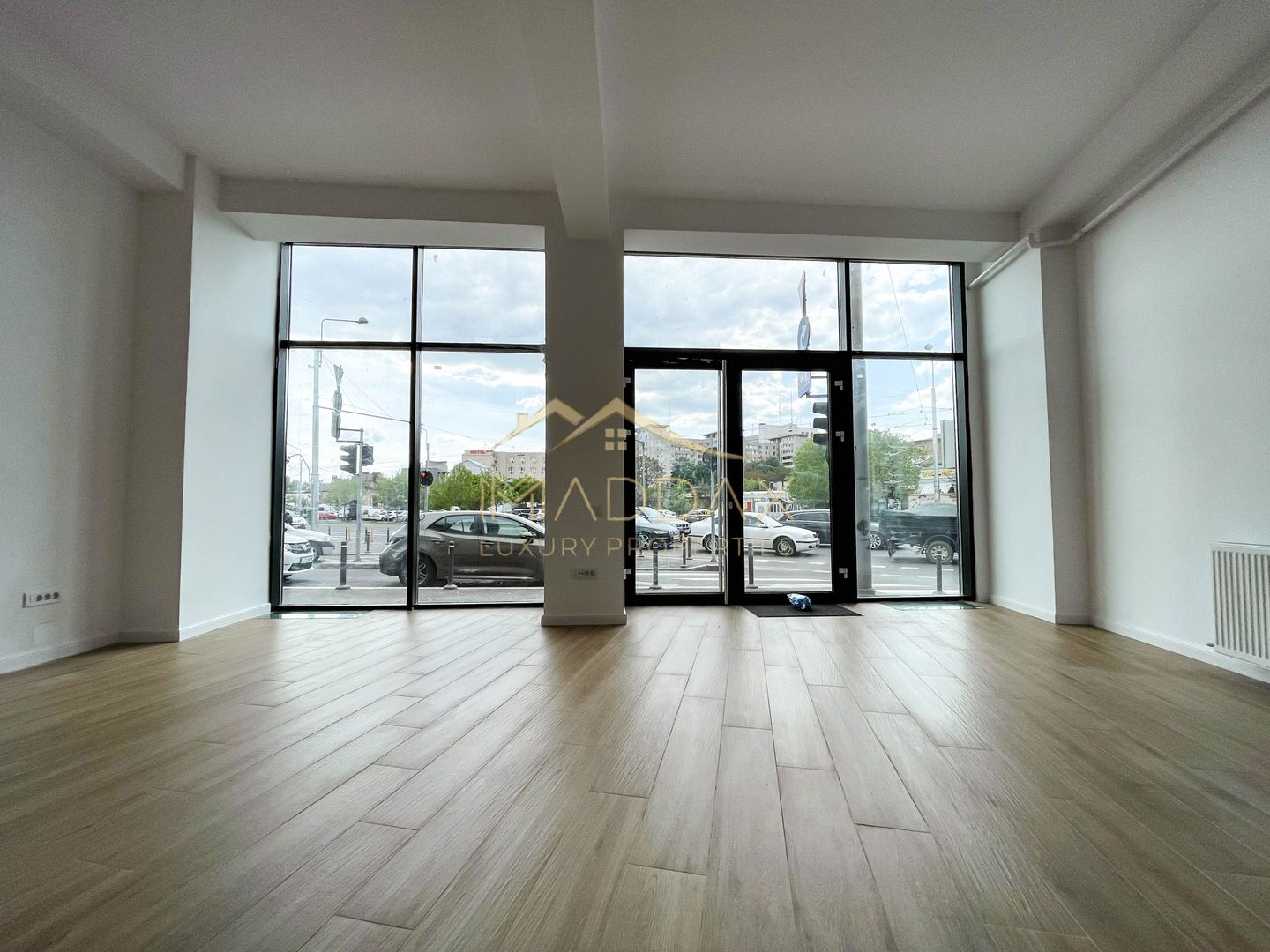 Spatiu comercial S+P+2E+M ***Prima Inchiriere*** - Poză 42