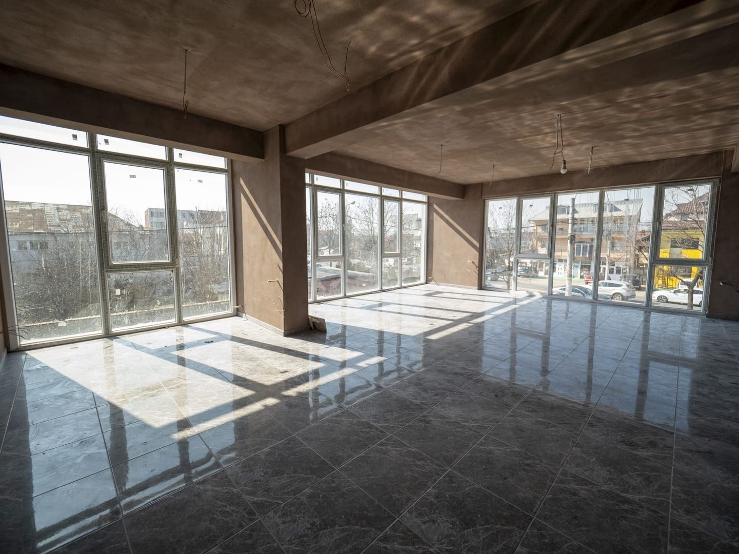 Parter spatiu comercial de închiriat în Voluntari | Showroom, birouri - Poză 3