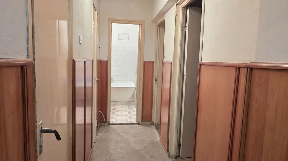 Apartament cu 3 camere, etaj 1 (parter cu demisol), VASLUI zona CENTRU; - Poză 6