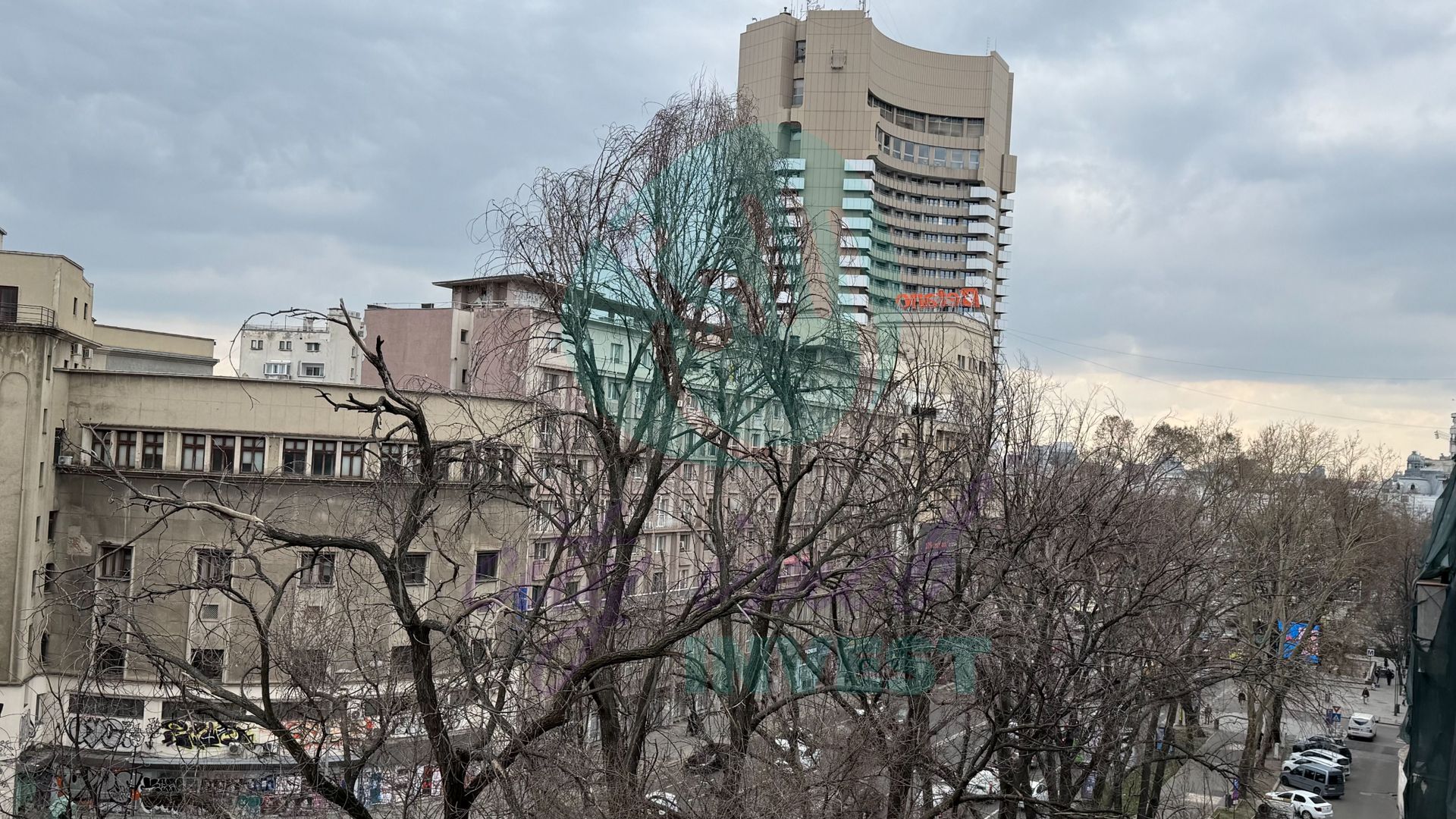 4 camere ultracentral | Universitate – Romană | Ideal locuire sau investiție - Poză 1