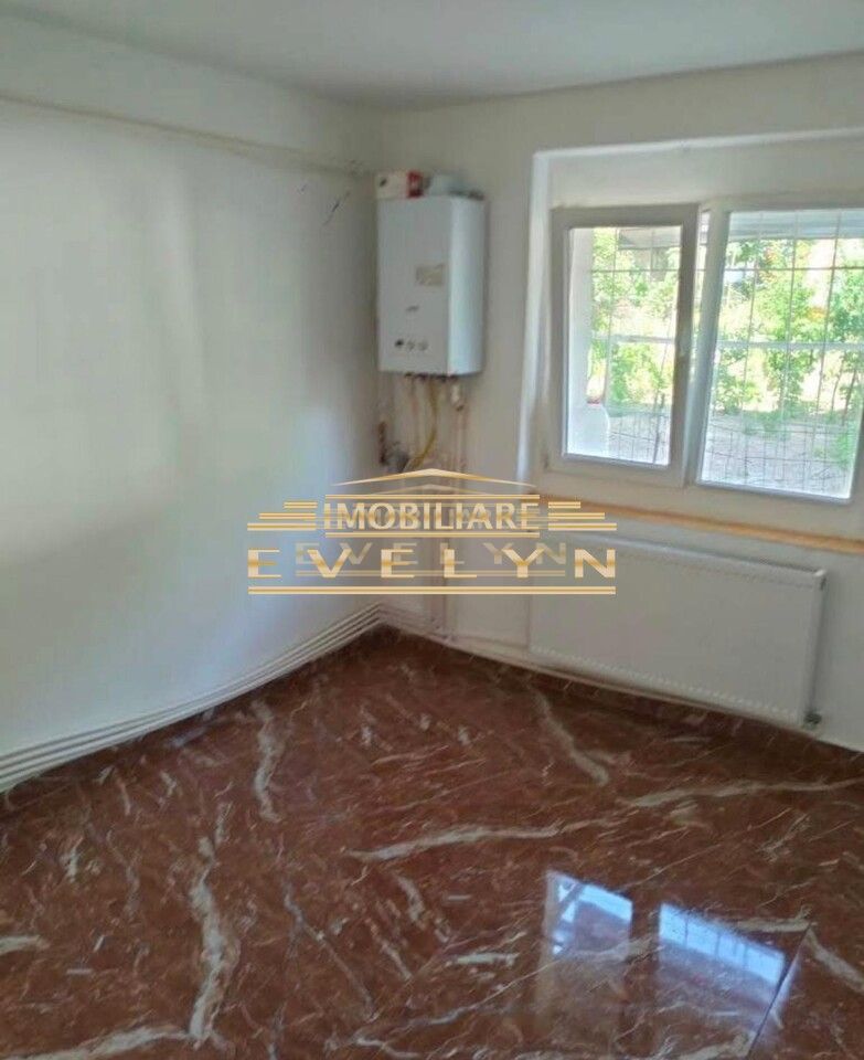 Camera de vanzare, zona Liceului Pedagogic - Poză 3