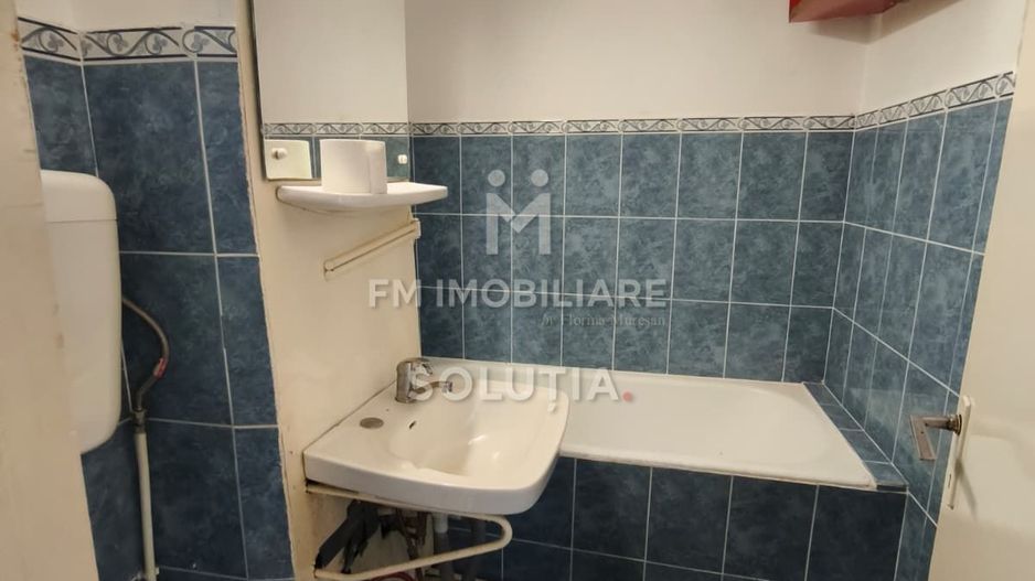 De închiriat apartament cu 3 camere - etaj 1- bd-ul Decebal - Poză 9