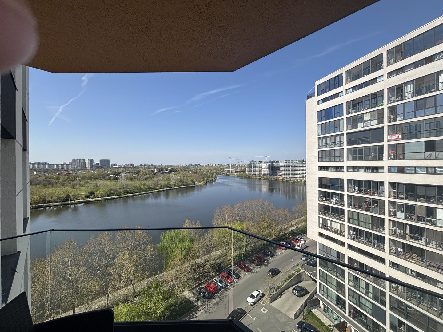 Chirie 2 Camere GranVia Lake View - Terasă cu vedere la Lac - Poză 17