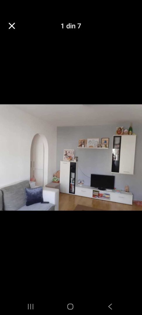 Vand apartament cu 2 camere etajul 3 - Poză 1