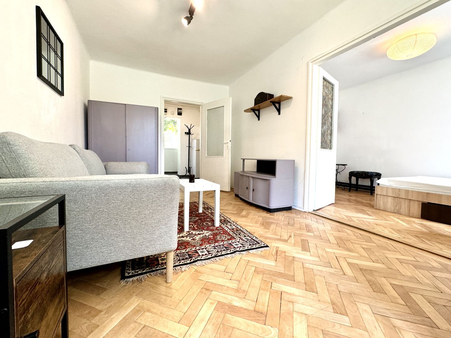 Apartament 2 camere, primitor, cu garaj, in zona Centrala-Universitate - Poză 6