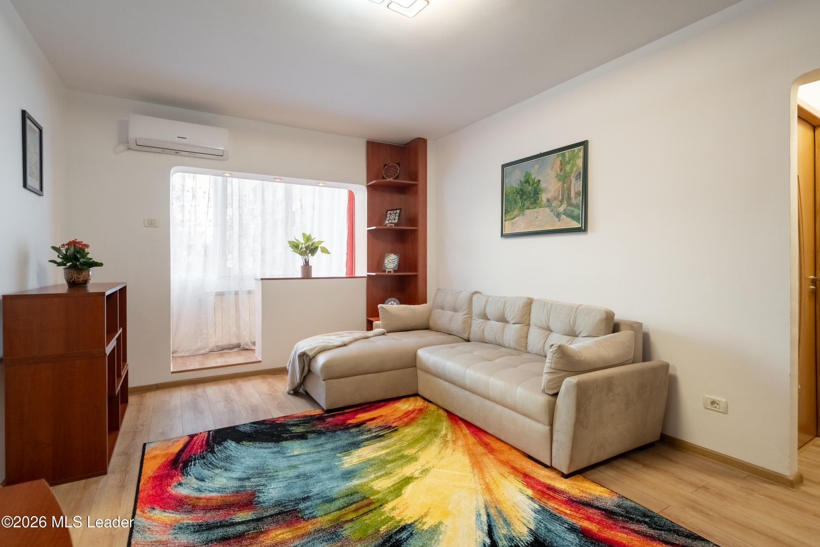 Apartament cu 2 camere Calea Crangasi 16 vav piata - Poză 1