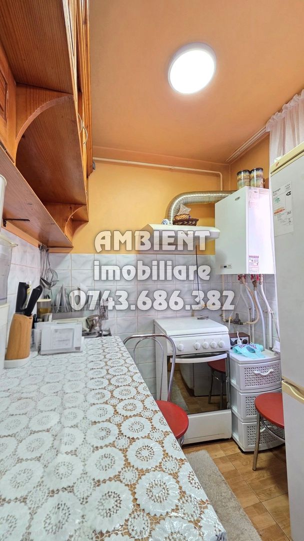 DE VÂNZARE - Apartament cu 3 camere, etaj 2, VASLUI zona NORD; - Poză 7