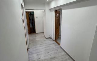 De vanzare apartament 4 camere, etaj 2, Str. Calea Nationala ( Farmacia Husac ) - Poză 7