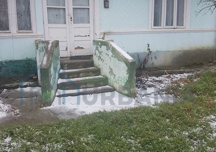 Casă tradițională de vânzare în Uricani, Iași – teren 1250 mp - Poză 3