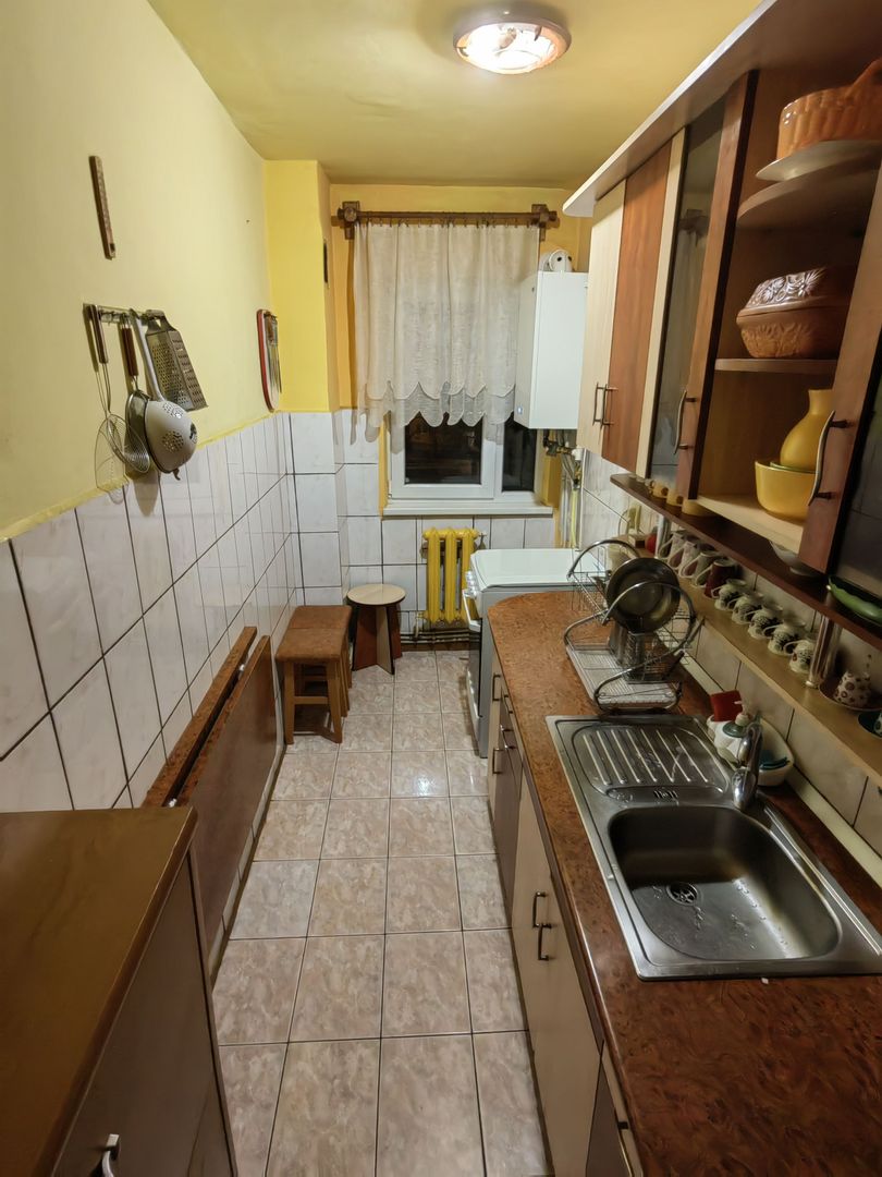 Apartament decomandat 2 camere cu balcon Lacramioarei - Poză 4
